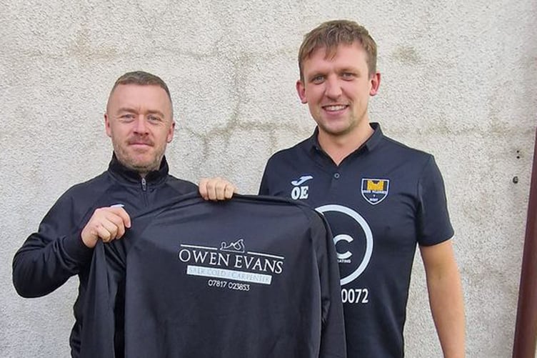Bont have thanked Owen Evans Carpentry for sponsoring their tracksuits this season.