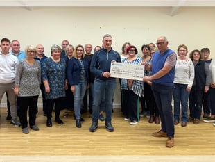 Côr Cardi-Gân yn codi £1,000 i elusennau