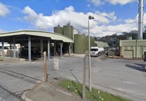 Complaints over smell and noise coming from pizza cheese factory