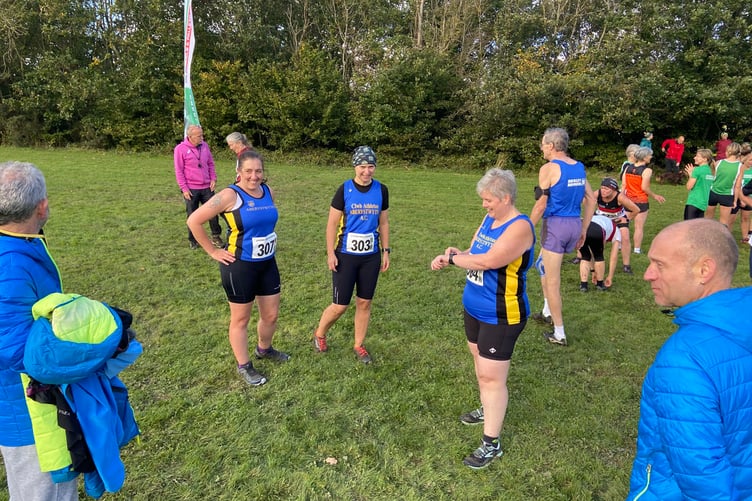 so011123 Aber runners preparing for their first cross country race
