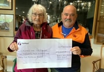 Golfers donate over £2,400 to charity