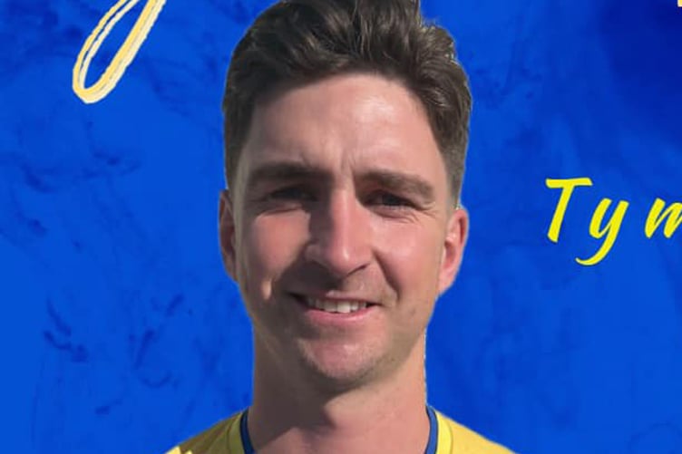 Garmon Hafal gave Llanuwchllyn the lead on 41 minutes