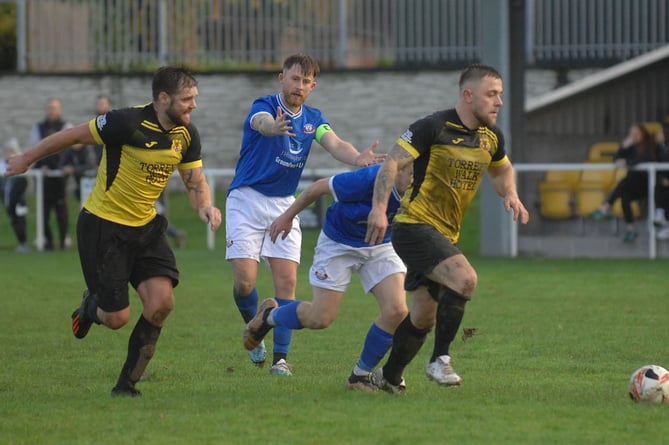 Dolgellau Reserves were in clinical  form at Caersws 