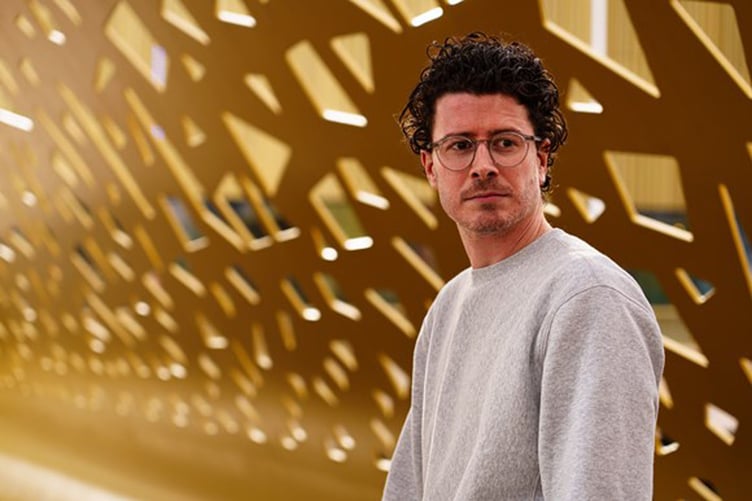 Osian Huw Williams fydd yn cadeirio’r rheithgor