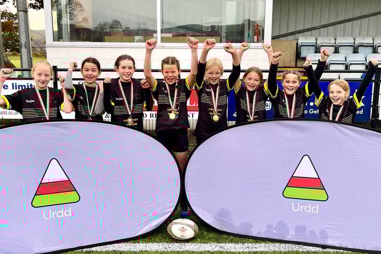 The victorious Year 5 and 6 girls