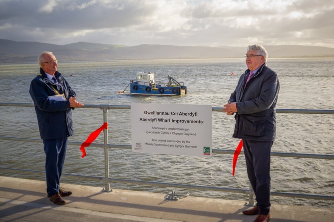 Gwynedd Council Chair, Cllr Medwyn Hughes and the local member for Aberdyfi, Cllr Dewi Owen officially open Aberdyfi Quay