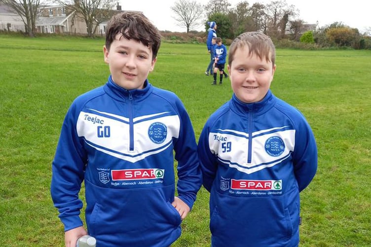 CPD Nefyn Unedig Ieuenctid sponsored kit by Siop Madryn Cyf