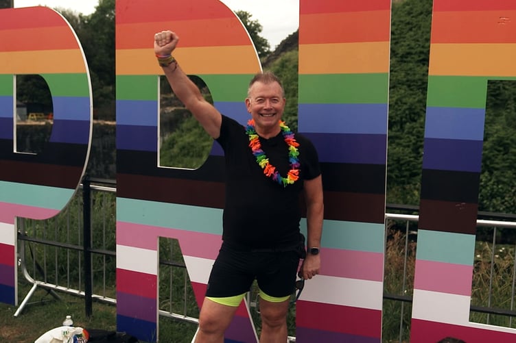 Stifyn Parri: "Does ’na neb ar wyneb y ddaear yma yn mynd i nghanslo i."
