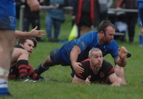 Mold run in seven tries against Dolgellau