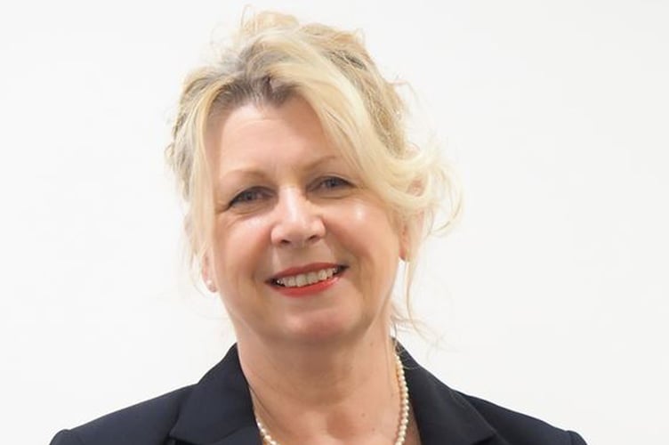 Dr Sue Barnes