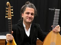 Lute recital warms music club audience on winter's night