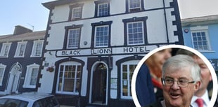 Welsh pub holding 'happy hour' to celebrate Drakeford's resignation