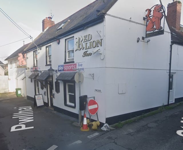 Suspended jail for pub assault and knife possession