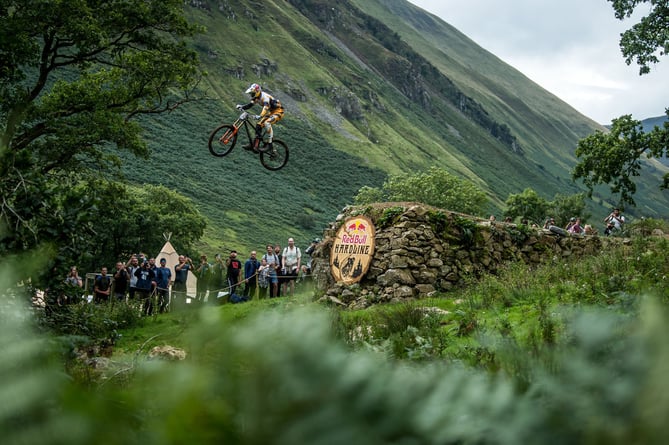 Gee Atherton performs during Red Bull Hardline at Dinas Mawddwy, Wales on September 11, 2022 // Nathan Hughes / Red Bull Content Pool // SI202209110679 // Usage for editorial use only // 