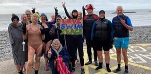 Borth swimmers brave icy eight-degree seas for Gaza-Israel medical aid