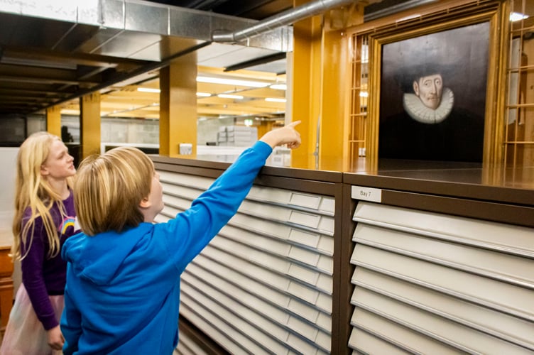 Library Deian a loli