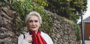 Y Fonesig Siân Phillips yn 90: dathliad o’i bywyd a’i gyrfa