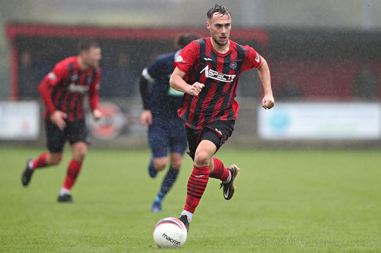 PORTHMADOG, GWYNEDD, WALES - 30th SEPTEMBER 2023 - Porthmadog's Shaun Cavanagh during CPD Porthmadog vs Denbigh Town in Round 9 of the JD Cymru North at Y Traeth, Porthmadog (Pic by Sam Eaden/FAW)