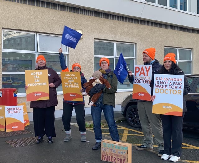 Junior doctors hope to put an end to pay dispute