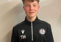 Bala Town Academy midfielder Tom Hughes signs first team contract
