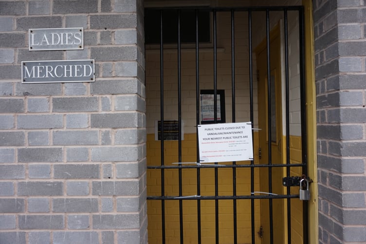 The public toilets have been closed for 12 months, with signs on the doors directing the public to the library, Y Plas council building and Bro Dyfi Leisure Centre