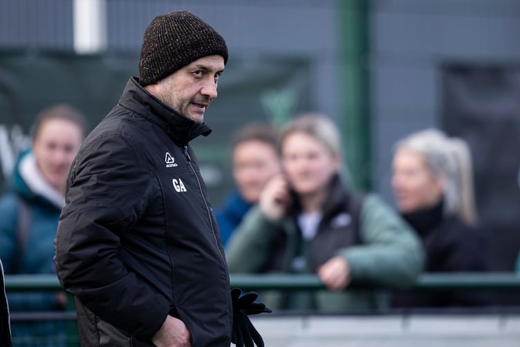 Treforest, Wales - 14th January 2024:
Aberystwyth Town manager Gavin Allen ahead of kick off.
Pontypridd United v Aberystwyth Town in the Genero Adran Premier League at USW Sports Park on the 14th January 2024.
Pic by Lewis Mitchell/FAW.