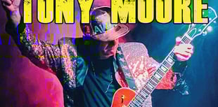 Former Iron Maiden member brings electrifying one-man show to Pwllheli