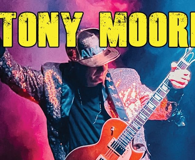 Former Iron Maiden member brings electrifying one-man show to Pwllheli