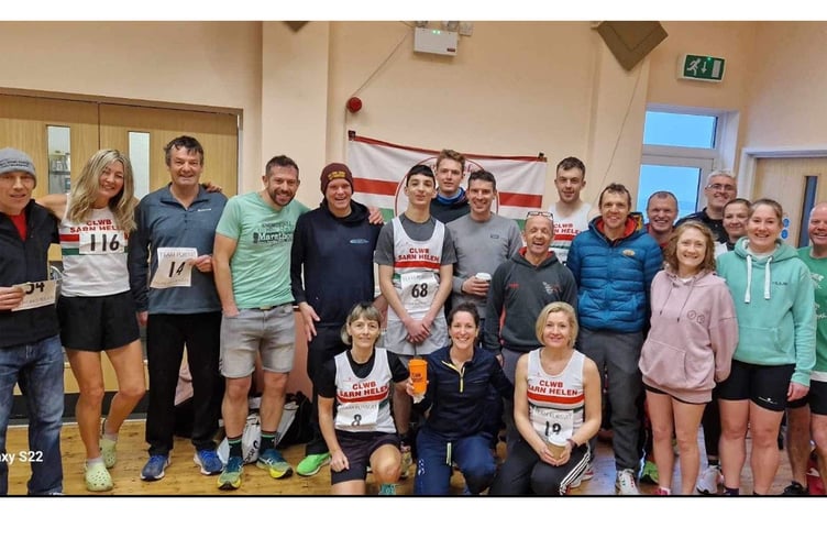 The Clwb Sarn Helen teams at the Team Pursuits Event