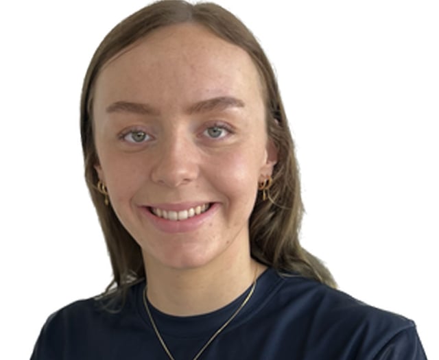 Medi Harris wins World Aquatics Championship relay bronze in Doha