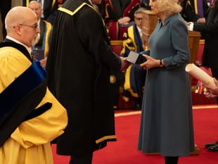 Queen gives top award to university