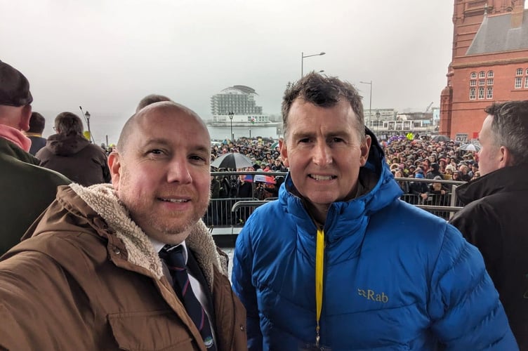 Mabon ap Gwynfor MS and rugby referee Nigel Owens