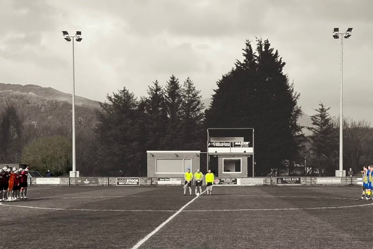 A minute's silence was held before the game to honour former manager Johnny Williams