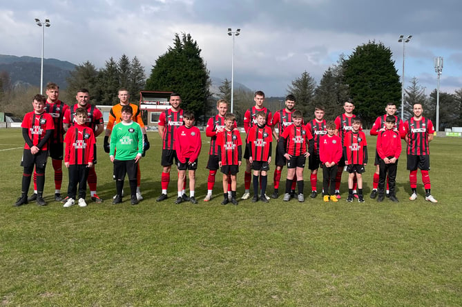 Porthmadog Under 12s pictured with the senior players before the game