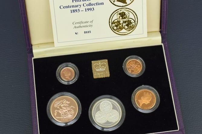Gold proof sovereign Pistrucci centenary collection