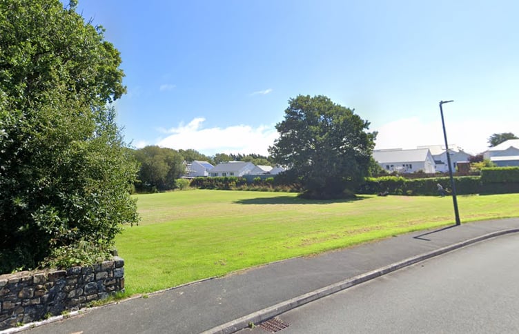 The land at Heol Y Cwm, Cross Inn