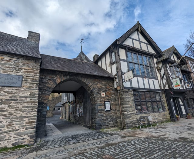 Historic Owain Glyndŵr Institute planning a £2m refurb