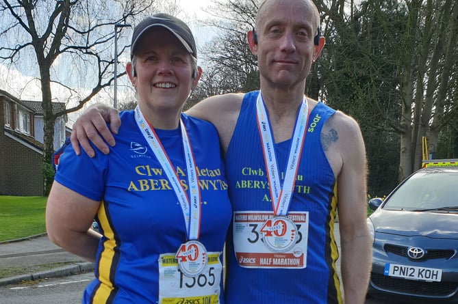 Lynsey and Neil Gamble at the Wilsmlow running festival