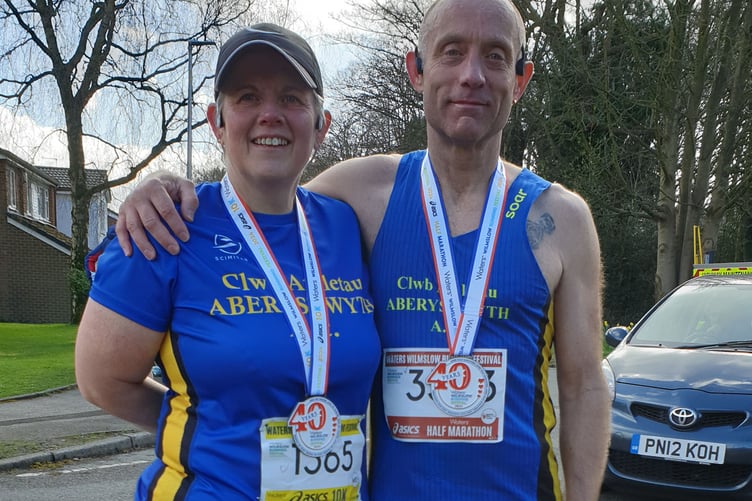 Lynsey and Neil Gamble at the Wilsmlow running festival