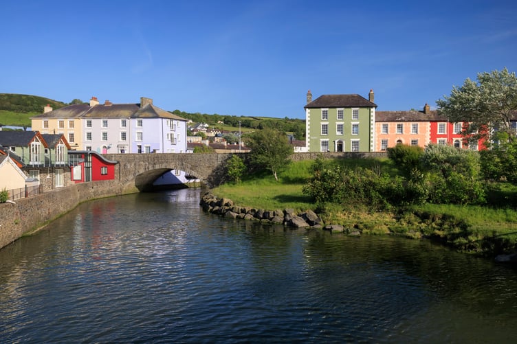 Afon Aeron and road bridge, Aberaeron, Ceredigion