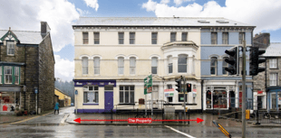 Mach bank and seven-bed flat sells at auction for £161,000