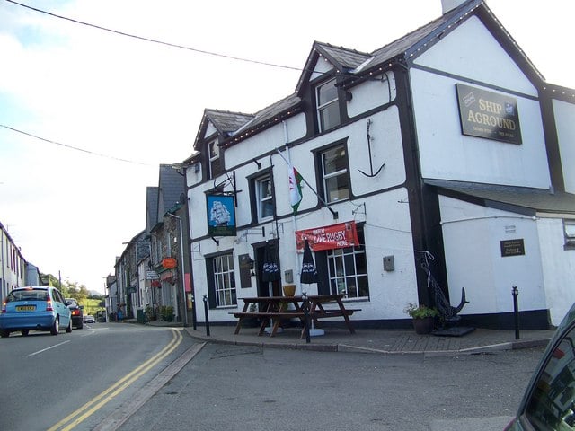 Food hygiene ratings handed to two Gwynedd establishments