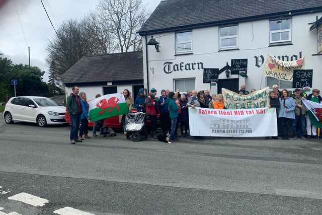 Row rumbles on over plan to turn former Gwynedd pub into holiday let