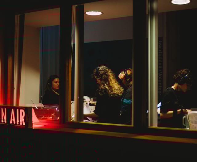Students turn National Library into coal mine