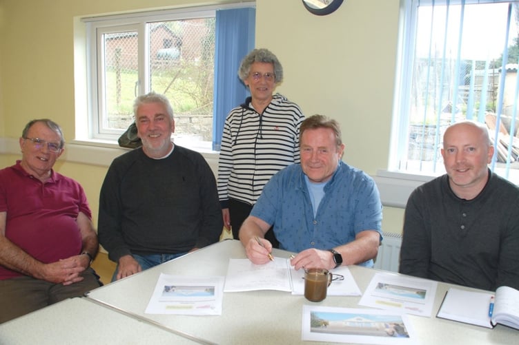Neuadd Rhydypennau committee