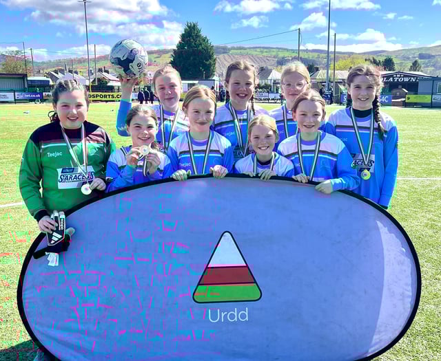 Ysgol Godre'r Berwyn girls win Meirionnydd football competition