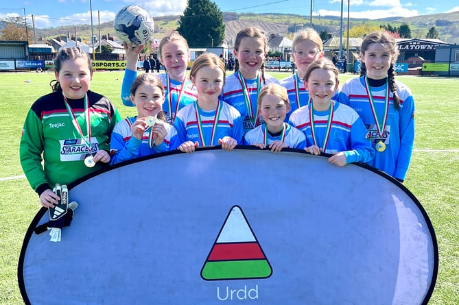 Ysgol Godre'r Berwyn's girls' football team won the Urdd football competition in Meirionnydd