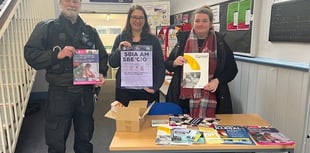 PCSO and domestic abuse group speak to students at drop-in event