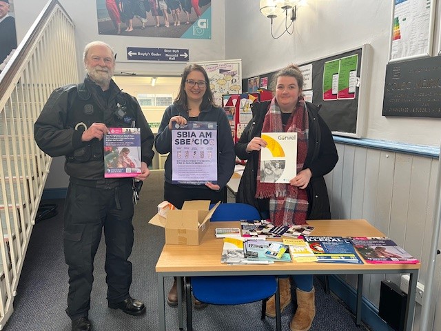 PCSO Gareth attended their first drop-in event at Coleg Meirion Dwyfor Dolgellau. Photo: NWP Gwynedd South