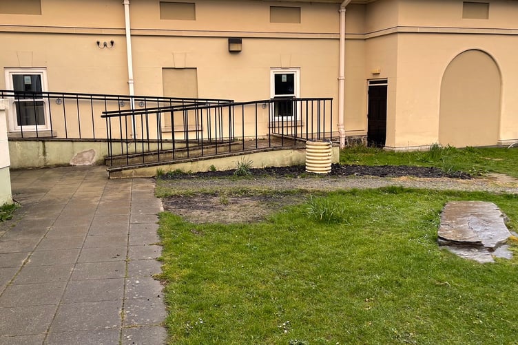 The current entranceway to the town hall, built in the 1990s next to the Georgian Y Plas mansion as a museum space